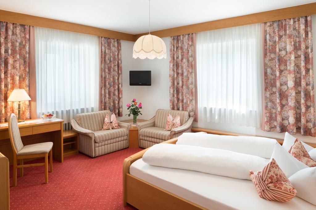 Hotel Zum Wolf Castelrotto Chambre photo