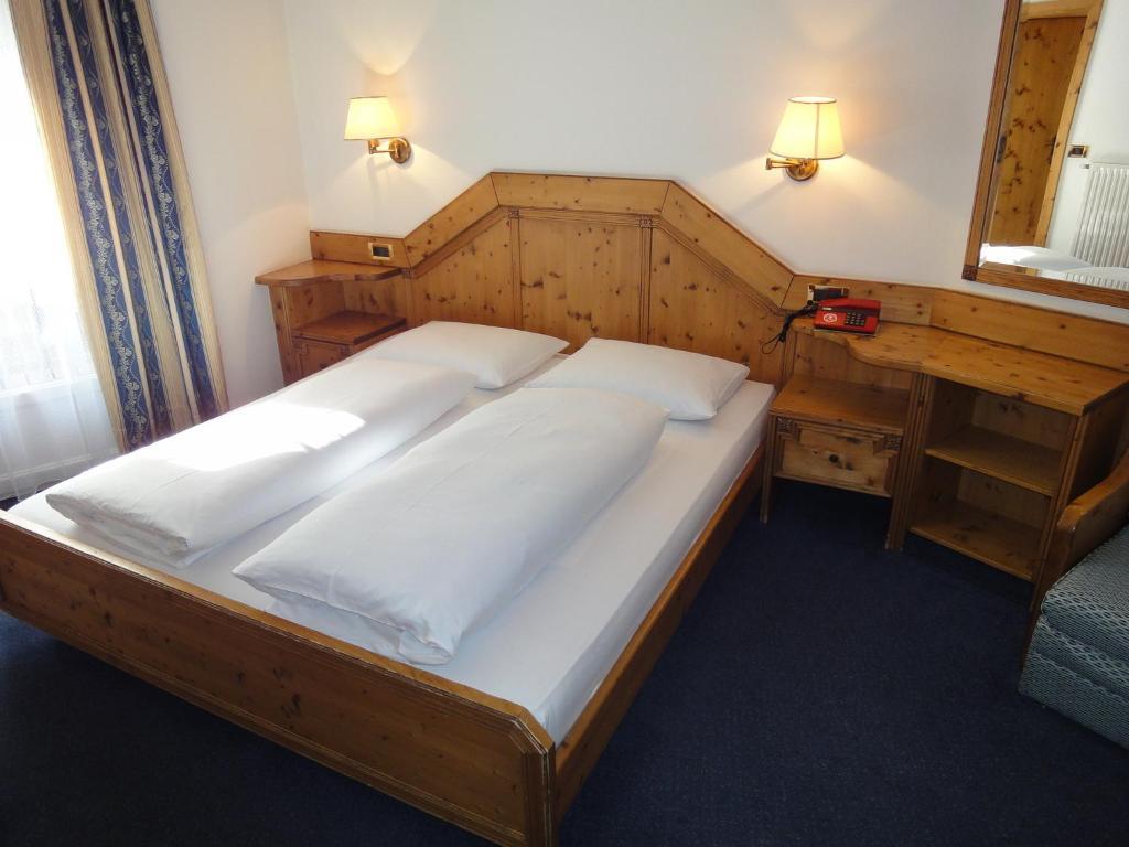 Hotel Zum Wolf Castelrotto Chambre photo